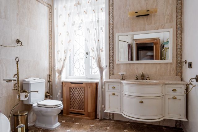 toilet duduk mewah